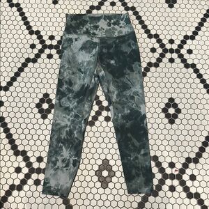 Women's lululemon 25" high rise align diamond dye legging, size 6.